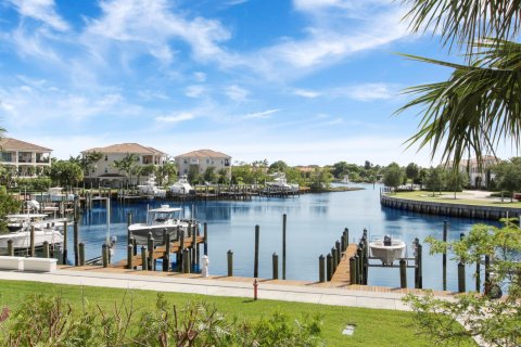 Condo in North Palm Beach, Florida, 3 bedrooms  № 2184994 - photo 2