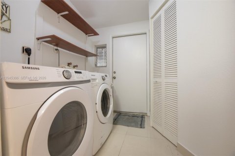 Villa ou maison à vendre à Fort Lauderdale, Floride: 3 chambres, 103.12 m2 № 2282898 - photo 21