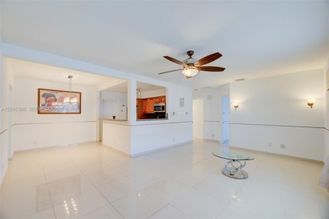Villa ou maison à vendre à Fort Lauderdale, Floride: 3 chambres, 103.12 m2 № 2282898 - photo 7