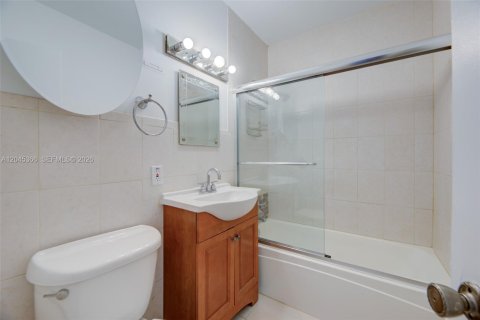 Villa ou maison à vendre à Fort Lauderdale, Floride: 3 chambres, 103.12 m2 № 2282898 - photo 25