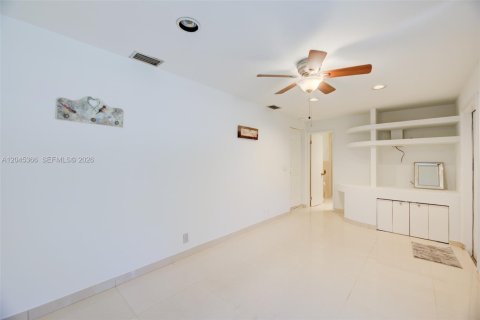 Villa ou maison à vendre à Fort Lauderdale, Floride: 3 chambres, 103.12 m2 № 2282898 - photo 19
