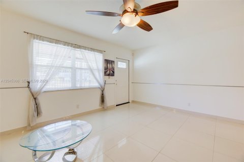 Villa ou maison à vendre à Fort Lauderdale, Floride: 3 chambres, 103.12 m2 № 2282898 - photo 13