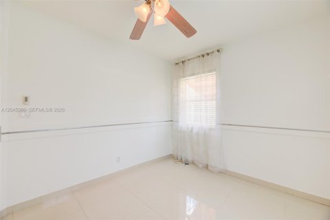 Villa ou maison à vendre à Fort Lauderdale, Floride: 3 chambres, 103.12 m2 № 2282898 - photo 24