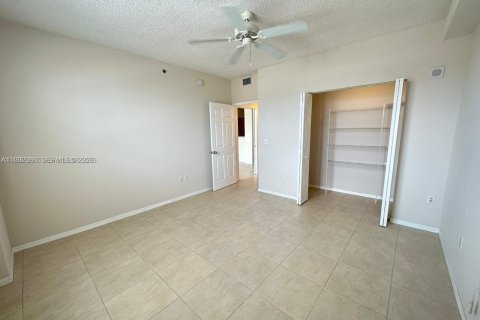 Снять в аренду кондоминиум в Уэст-Палм-Бич, Флорида 1 спальня, 64.66м2, № 2056914 - фото 10