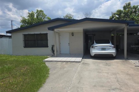 House in Tampa, Florida 3 bedrooms, 153.1 sq.m. № 2197518