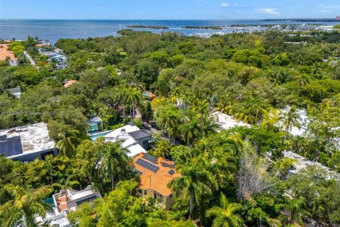 House in Miami, Florida 5 bedrooms, 319.49 sq.m. № 1799262 - photo 3