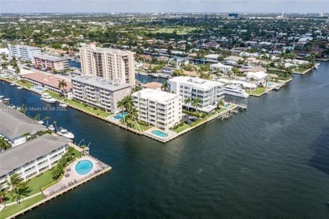 Condo in Fort Lauderdale, Florida, 2 bedrooms  № 2247686