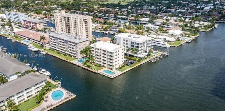Condo in Fort Lauderdale, Florida, 2 bedrooms  № 2247686