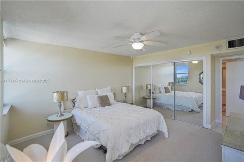 Condo in Fort Lauderdale, Florida, 2 bedrooms  № 2247686 - photo 19