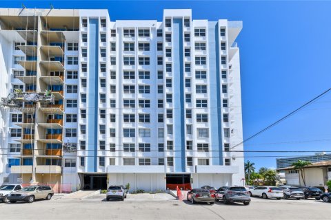 Condo in Fort Lauderdale, Florida, 2 bedrooms  № 2247686 - photo 2