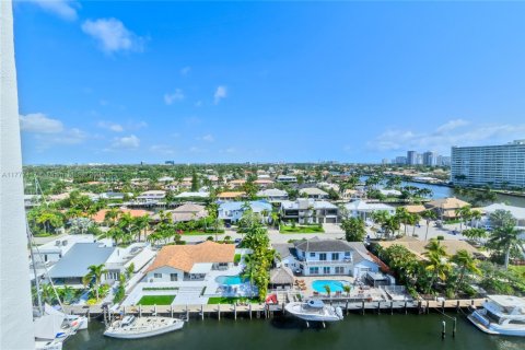 Condo in Fort Lauderdale, Florida, 2 bedrooms  № 2247686 - photo 21