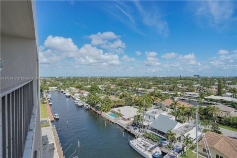 Condo in Fort Lauderdale, Florida, 2 bedrooms  № 2247686 - photo 10