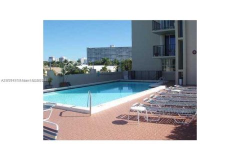 Condo in Fort Lauderdale, Florida, 2 bedrooms  № 2247686 - photo 27