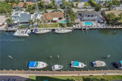 Condo in Fort Lauderdale, Florida, 2 bedrooms  № 2247686 - photo 22