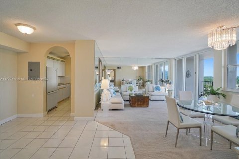 Condo in Fort Lauderdale, Florida, 2 bedrooms  № 2247686 - photo 6