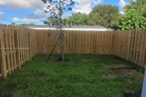 Touwnhouse à louer à Homestead, Floride: 3 chambres № 2000091 - photo 2
