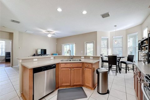 House in Apollo Beach, Florida 4 bedrooms, 221.01 sq.m. № 1782865 - photo 27