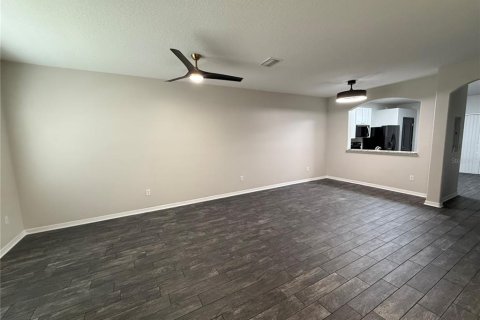 Townhouse in Wesley Chapel, Florida 2 bedrooms, 145.86 sq.m. № 2095389 - photo 2
