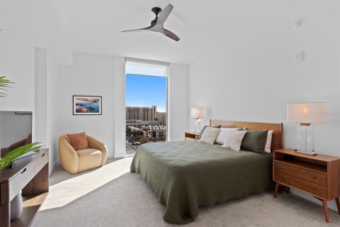 Condo in Saint Petersburg, Florida, 3 bedrooms  № 2093986 - photo 15