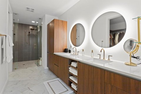 Condo in Saint Petersburg, Florida, 3 bedrooms  № 2093986 - photo 19