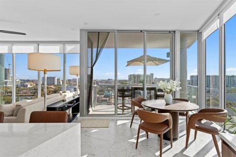 Condo in Saint Petersburg, Florida, 3 bedrooms  № 2093986 - photo 11