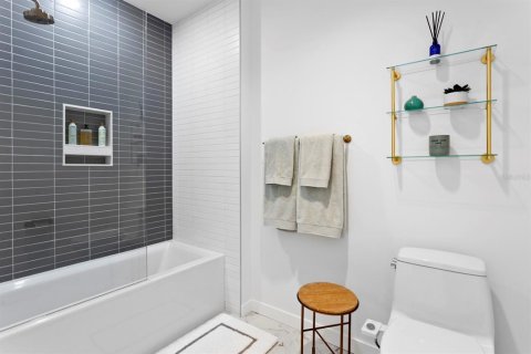 Condo in Saint Petersburg, Florida, 3 bedrooms  № 2093986 - photo 26
