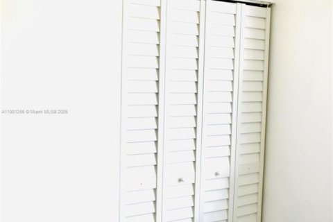 House in Fort Lauderdale, Florida 4 bedrooms, 195.56 sq.m. № 1968538 - photo 20