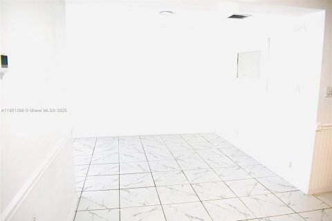 House in Fort Lauderdale, Florida 4 bedrooms, 195.56 sq.m. № 1968538 - photo 6