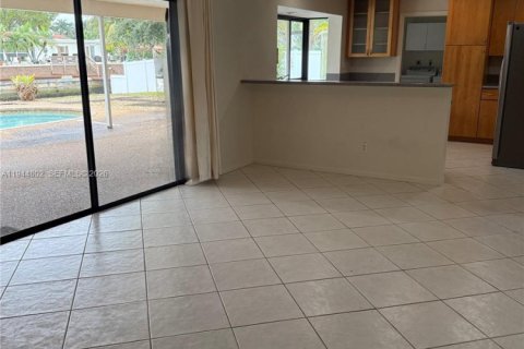 Купить виллу или дом в Плантация, Флорида 3 спальни, 171.31м2, № 2001396 - фото 10