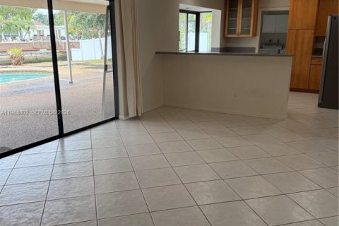 Купить виллу или дом в Плантация, Флорида 3 спальни, 171.31м2, № 2001396 - фото 12