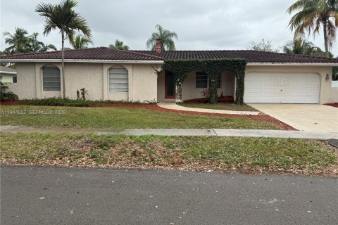 Дом в Плантация, Флорида 3 спальни, 171.31м2 № 2001396