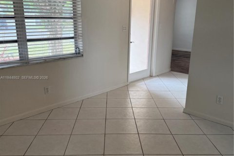 Купить виллу или дом в Плантация, Флорида 3 спальни, 171.31м2, № 2001396 - фото 3