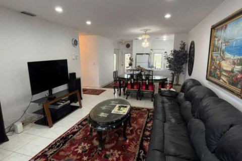 Condominio en venta en Lauderdale Lakes, Florida, 2 dormitorios, 87.7 m2 № 2089584 - foto 3