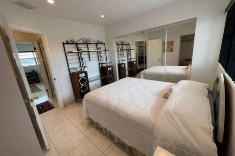 Condominio en venta en Lauderdale Lakes, Florida, 2 dormitorios, 87.7 m2 № 2089584 - foto 9