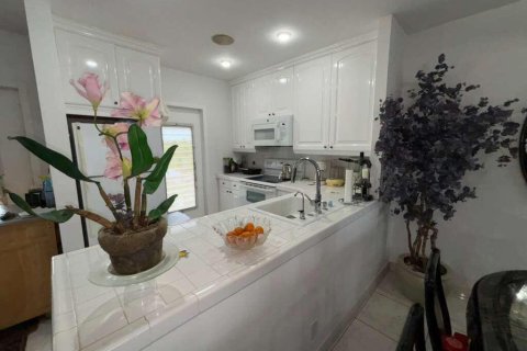Condominio en venta en Lauderdale Lakes, Florida, 2 dormitorios, 87.7 m2 № 2089584 - foto 5