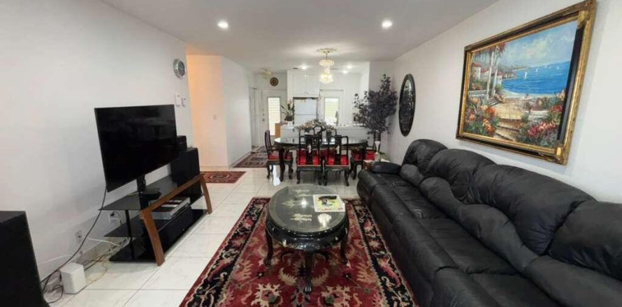 Condominio en Lauderdale Lakes, Florida, 2 dormitorios № 2089584