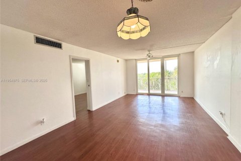 Condominio en alquiler en Plantation, Florida, 2 dormitorios, 94.3 m2 № 2010789 - foto 3