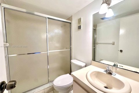 Condominio en alquiler en Plantation, Florida, 2 dormitorios, 94.3 m2 № 2010789 - foto 18