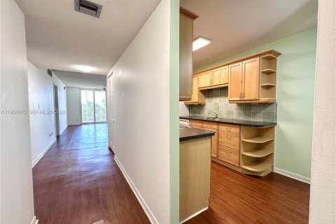 Condominio en alquiler en Plantation, Florida, 2 dormitorios, 94.3 m2 № 2010789 - foto 8