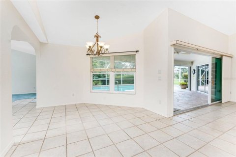 House in Punta Gorda, Florida 3 bedrooms, 201.97 sq.m. № 1918660 - photo 10