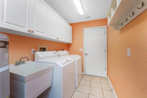 House in Punta Gorda, Florida 3 bedrooms, 201.97 sq.m. № 1918660 - photo 28
