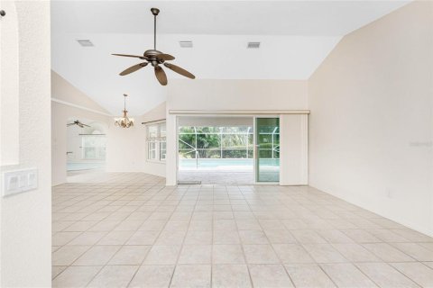 House in Punta Gorda, Florida 3 bedrooms, 201.97 sq.m. № 1918660 - photo 8