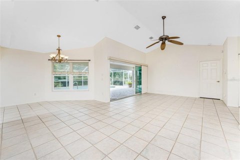 House in Punta Gorda, Florida 3 bedrooms, 201.97 sq.m. № 1918660 - photo 11