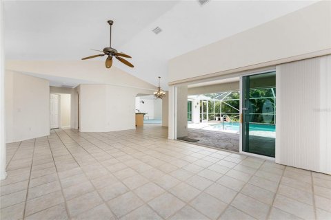House in Punta Gorda, Florida 3 bedrooms, 201.97 sq.m. № 1918660 - photo 9
