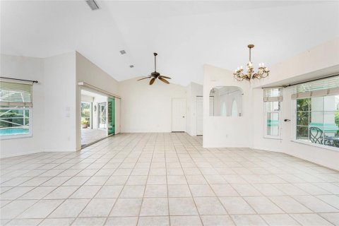 House in Punta Gorda, Florida 3 bedrooms, 201.97 sq.m. № 1918660 - photo 16