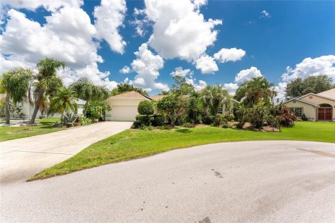 House in Punta Gorda, Florida 3 bedrooms, 201.97 sq.m. № 1918660 - photo 6