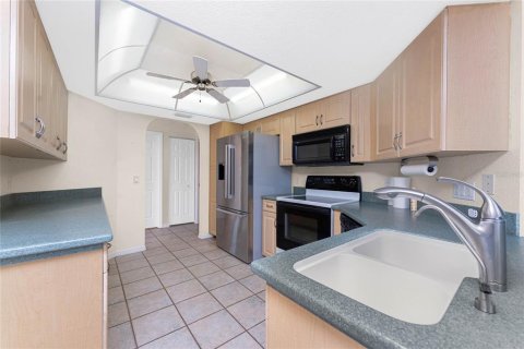 House in Punta Gorda, Florida 3 bedrooms, 201.97 sq.m. № 1918660 - photo 20