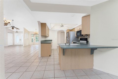House in Punta Gorda, Florida 3 bedrooms, 201.97 sq.m. № 1918660 - photo 21