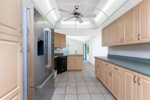 House in Punta Gorda, Florida 3 bedrooms, 201.97 sq.m. № 1918660 - photo 18