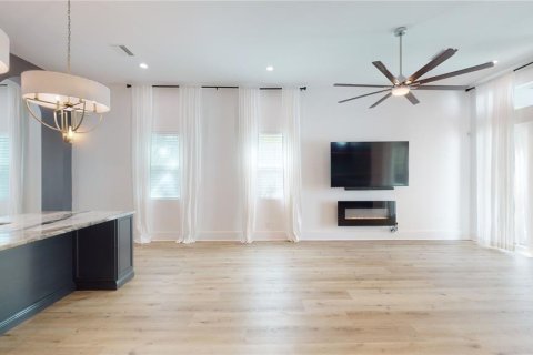 Villa ou maison à louer à Saint Petersburg, Floride: 4 chambres, 270.16 m2 № 2156087 - photo 19